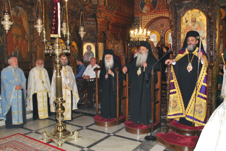 Η Νέα Σμύρνη εορτάζει τη μνήμη της πολιούχου της Αγίας Φωτεινής
