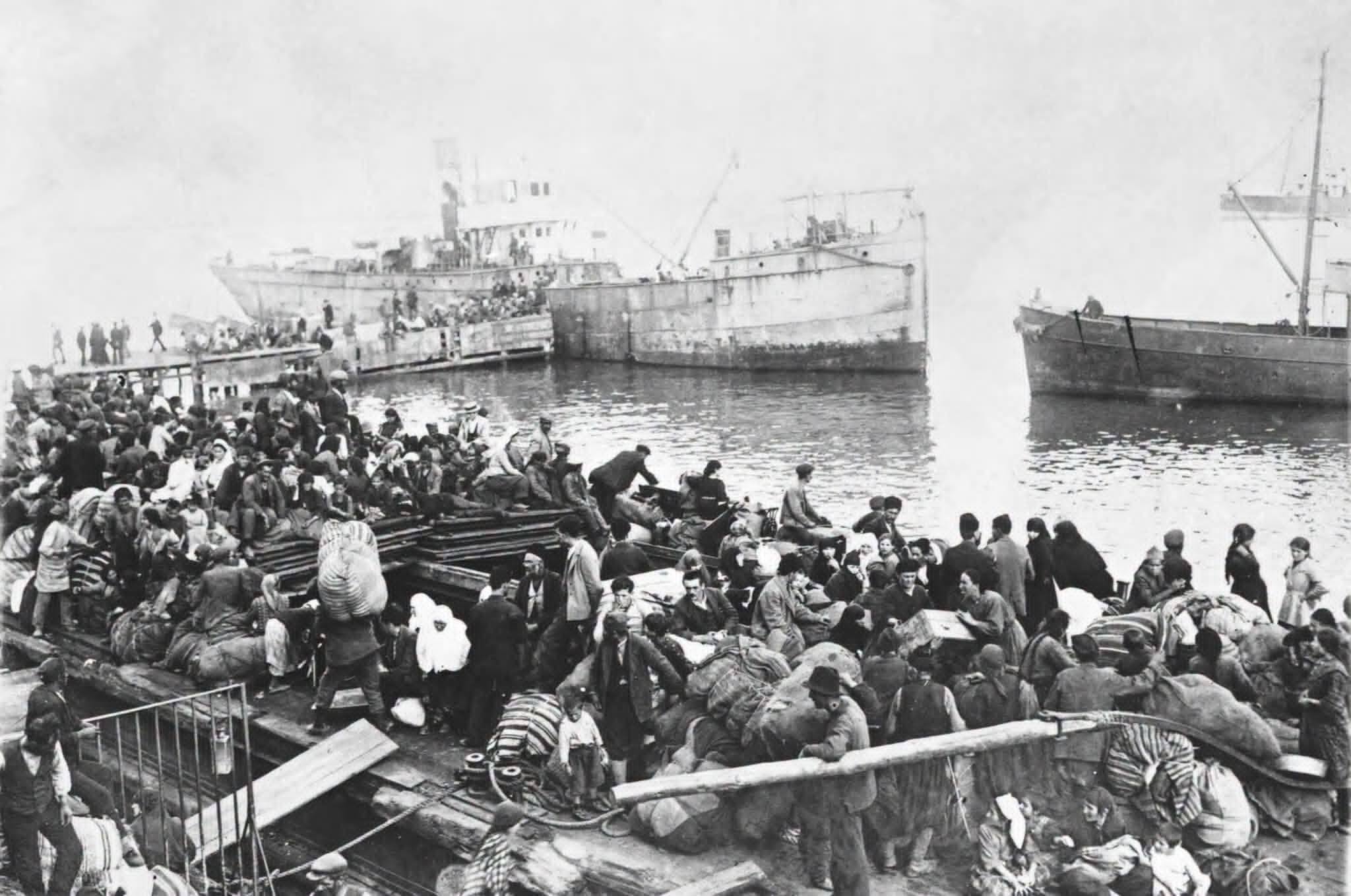 Η Σμύρνη μάνα καίγεται…» — 13 Σεπτεμβρίου 1922: Το χρονικό μιας εθνικής τραγωδίας